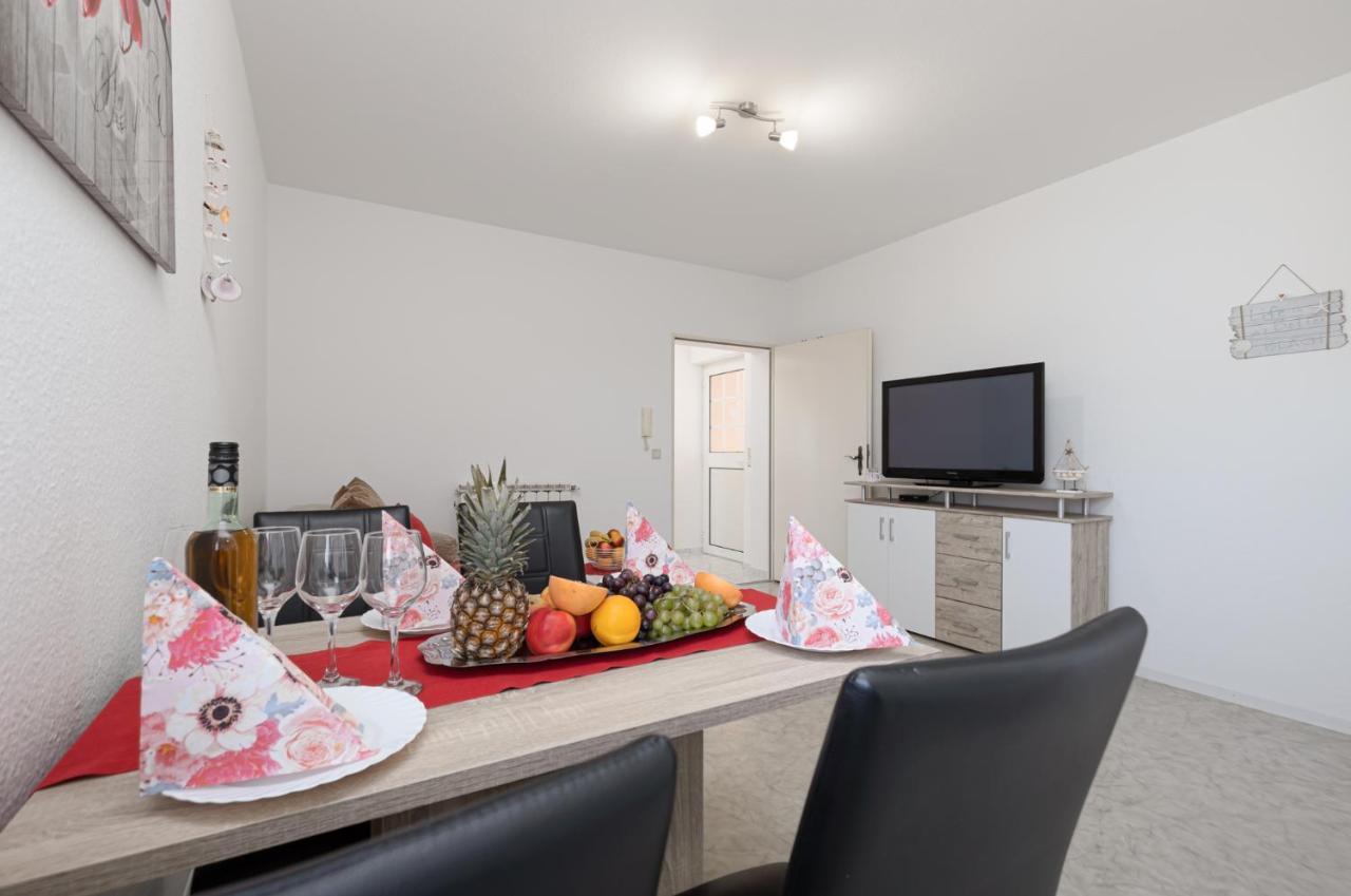 Haus Delphin Apartment Porec Exterior photo