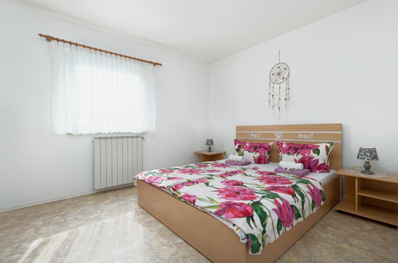Haus Delphin Apartment Porec Exterior photo